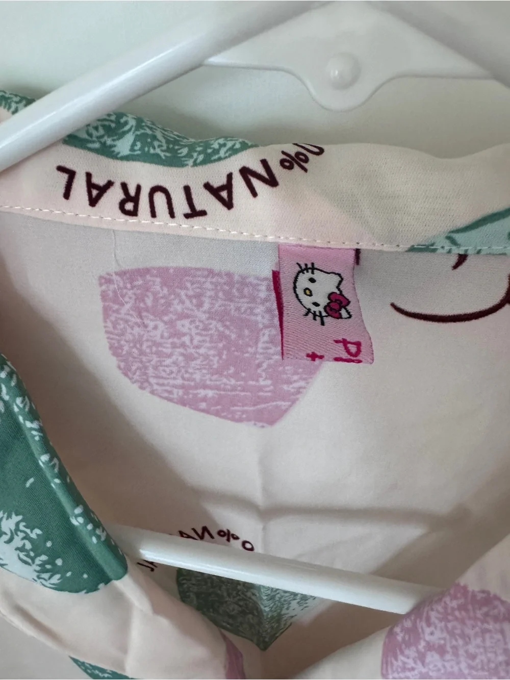 Hello Kitty Pink Short-Sleeve Shirt Small loungewear vacation coquette Y2K